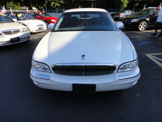 Buick Park Avenue 2000 photo 2