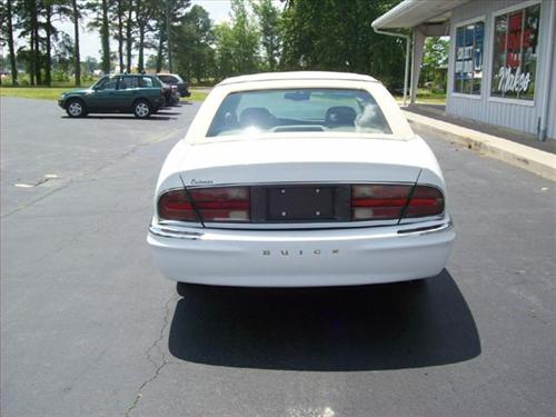 Buick Park Avenue 2000 photo 2