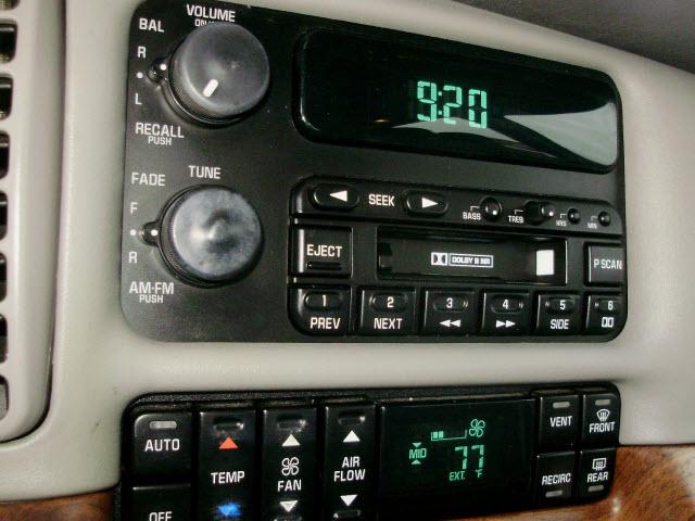 Buick Park Avenue 2000 photo 3