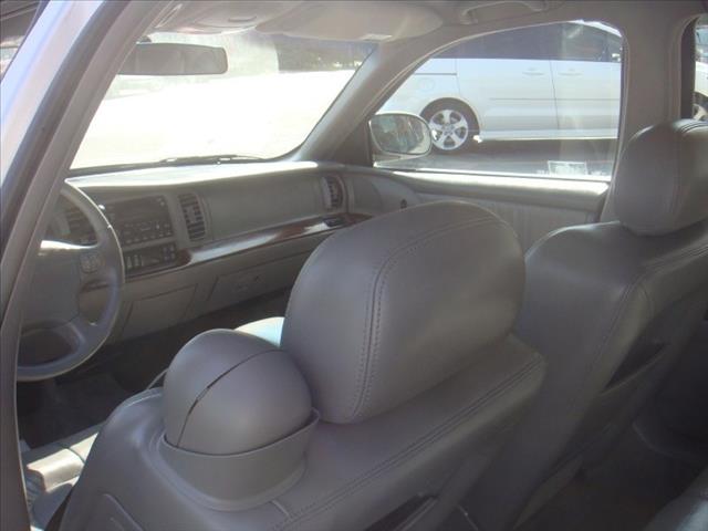 Buick Park Avenue 2001 photo 16