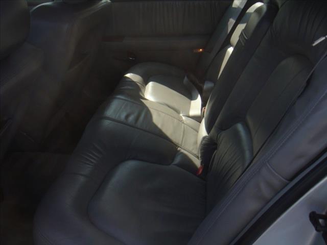 Buick Park Avenue 2001 photo 17