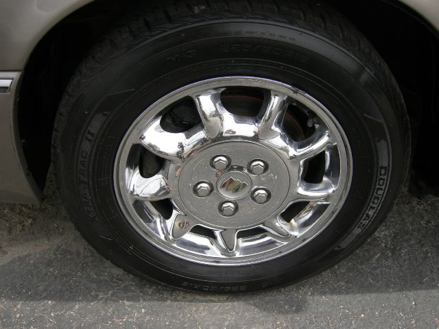 Buick Park Avenue 2002 photo 1