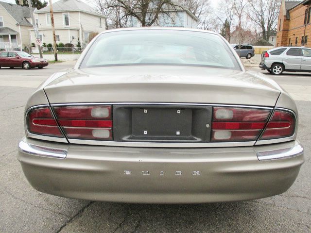 Buick Park Avenue 2002 photo 1