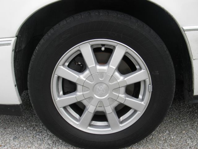 Buick Park Avenue 2002 photo 1