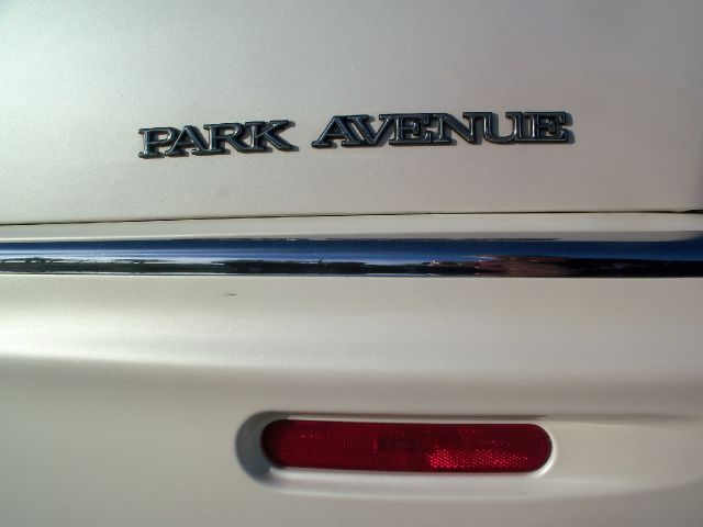 Buick Park Avenue 2003 photo 1