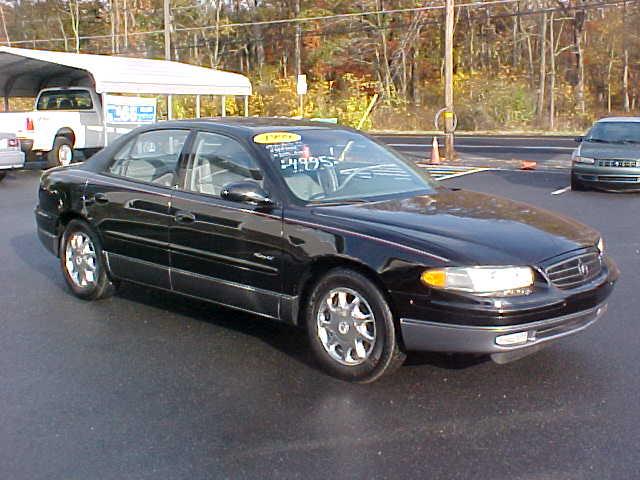 Buick REGAL XLS Sedan