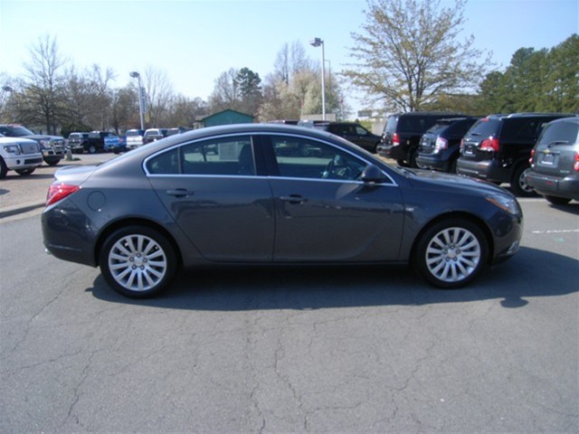 Buick REGAL 2011 photo 1