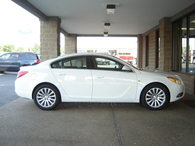 Buick REGAL 2011 photo 5