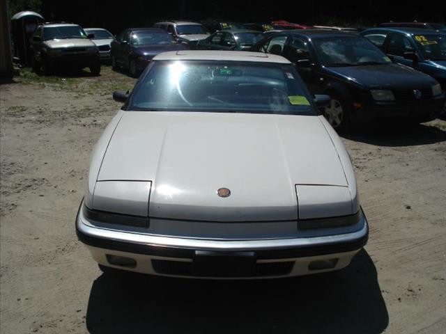 Buick Reatta 1989 photo 1