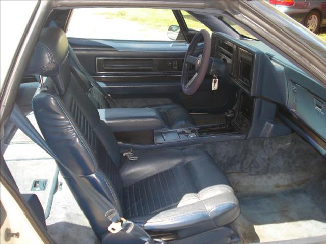 Buick Reatta 1989 photo 2