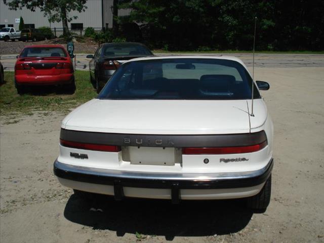 Buick Reatta 1989 photo 4
