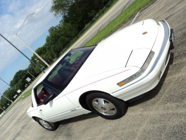Buick Reatta 1989 photo 3