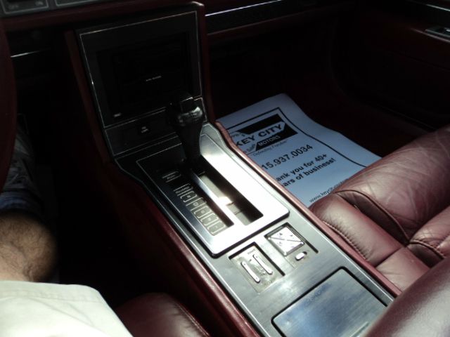 Buick Reatta 1989 photo 7