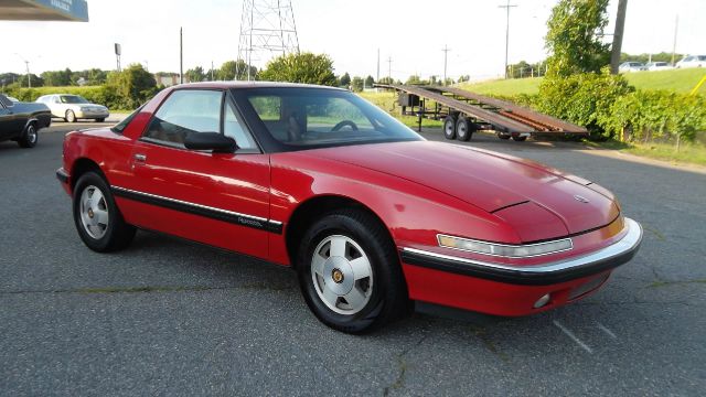 Buick Reatta 1990 photo 3
