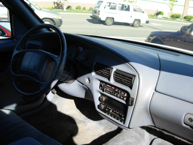 Buick REGAL SLE 2WD Coupe Sedan