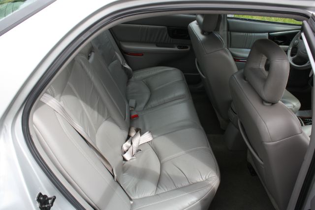 Buick REGAL XLS Sedan