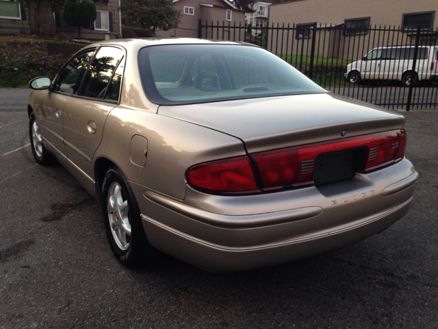 Buick REGAL 2000 photo 1