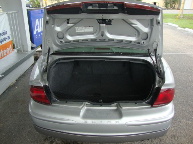 Buick REGAL XLS Sedan