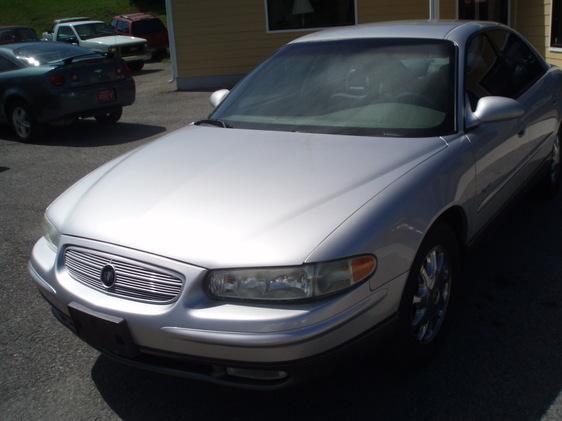 Buick REGAL XLS Sedan