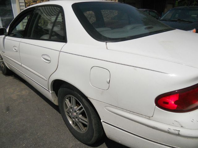 Buick REGAL 2003 photo 2