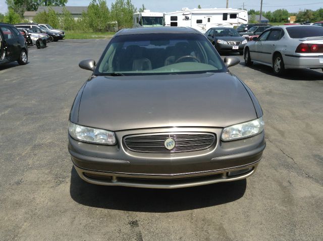 Buick REGAL Blk Ext With Silver Trin Sedan