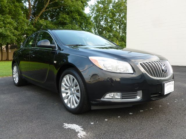 Buick REGAL 2011 photo 2