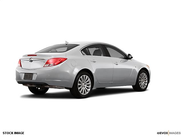 Buick REGAL 2011 photo 2