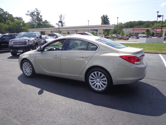 Buick REGAL 2011 photo 2