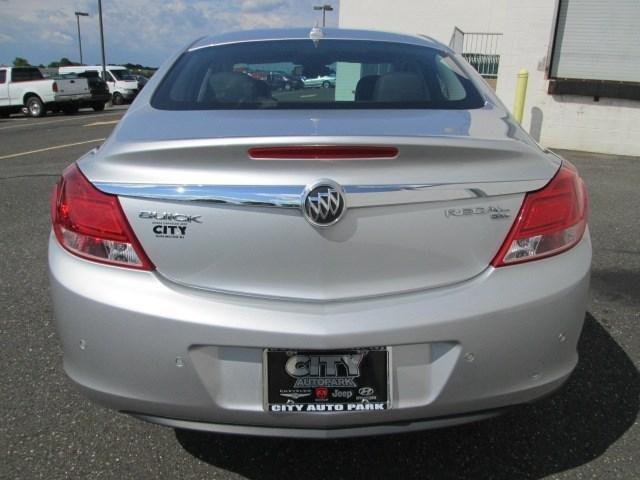 Buick REGAL 2011 photo 2