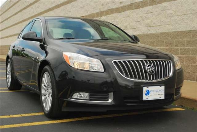 Buick REGAL 2011 photo 2
