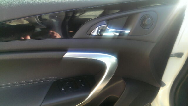 Buick REGAL 2011 photo 1