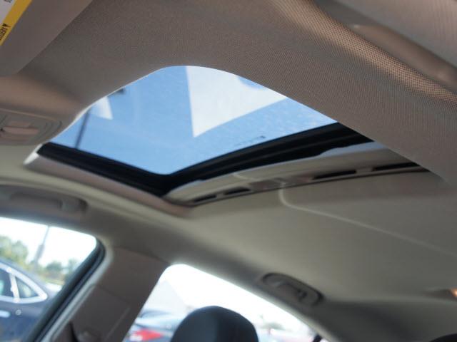 Buick REGAL 2012 photo 2