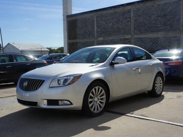 Buick REGAL 2012 photo 3