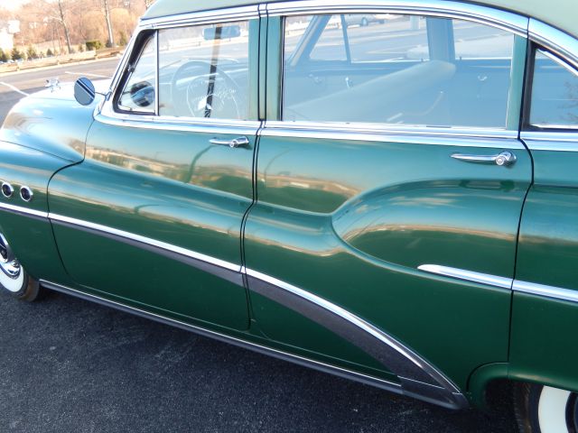 Buick Riviera 1953 photo 0