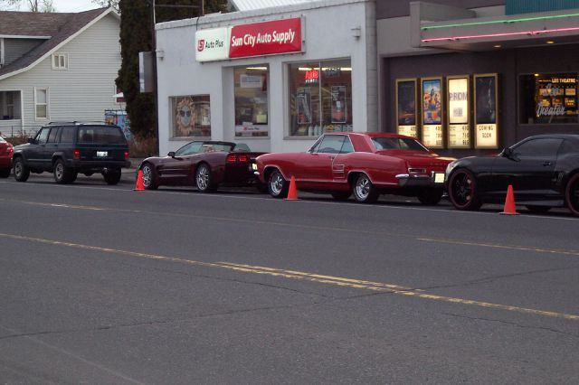 Buick Riviera 1963 photo 1