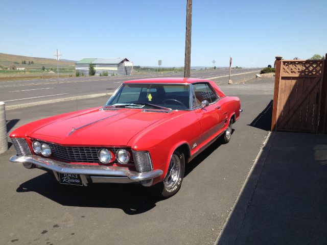 Buick Riviera 1963 photo 3