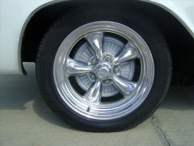 Buick Riviera 1964 photo 2