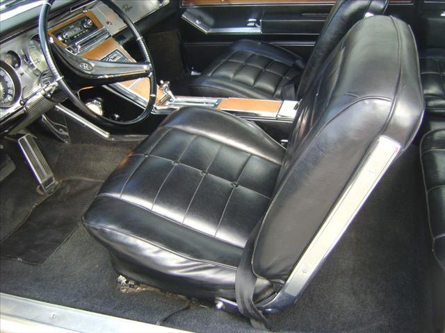Buick Riviera 1964 photo 3