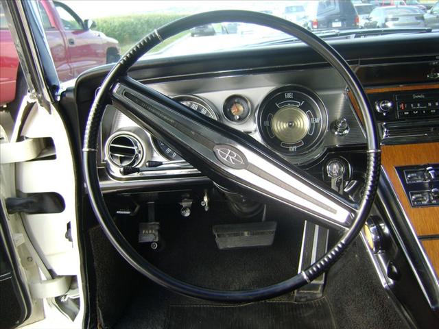 Buick Riviera 1964 photo 5