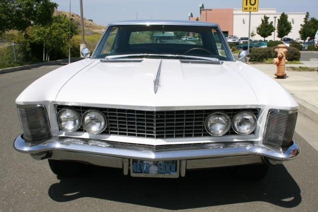 Buick Riviera 1964 photo 1