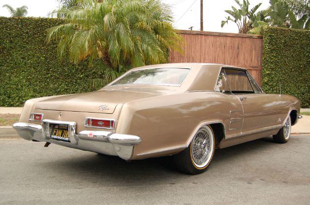 Buick Riviera 1964 photo 4