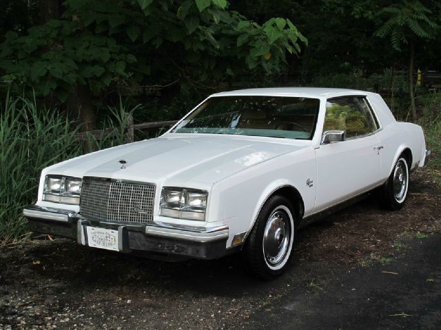 Buick Riviera 1981 photo 2
