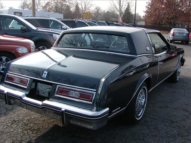 Buick Riviera 1982 photo 3
