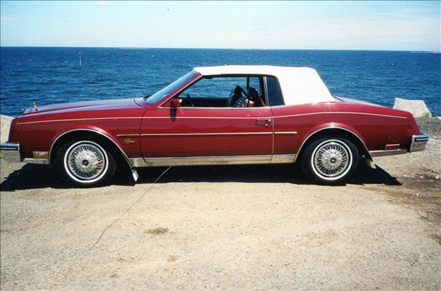 Buick Riviera 1983 photo 0
