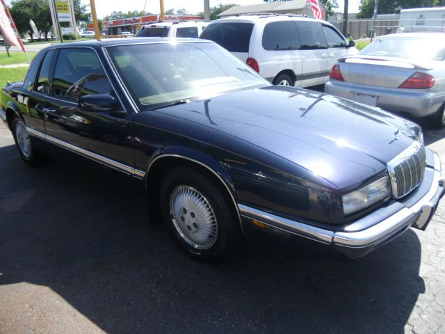 Buick Riviera 1992 photo 1
