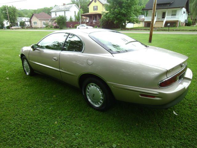Buick Riviera 1995 photo 2