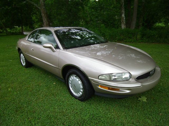 Buick Riviera 1995 photo 4