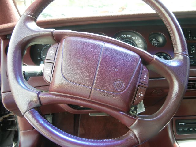 Buick Riviera 1995 photo 10