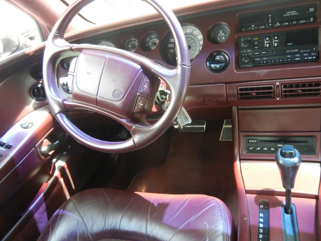 Buick Riviera 1995 photo 12