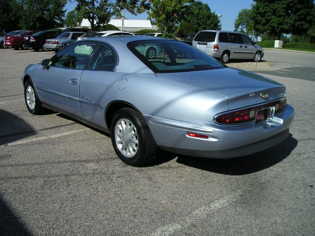 Buick Riviera 1995 photo 1